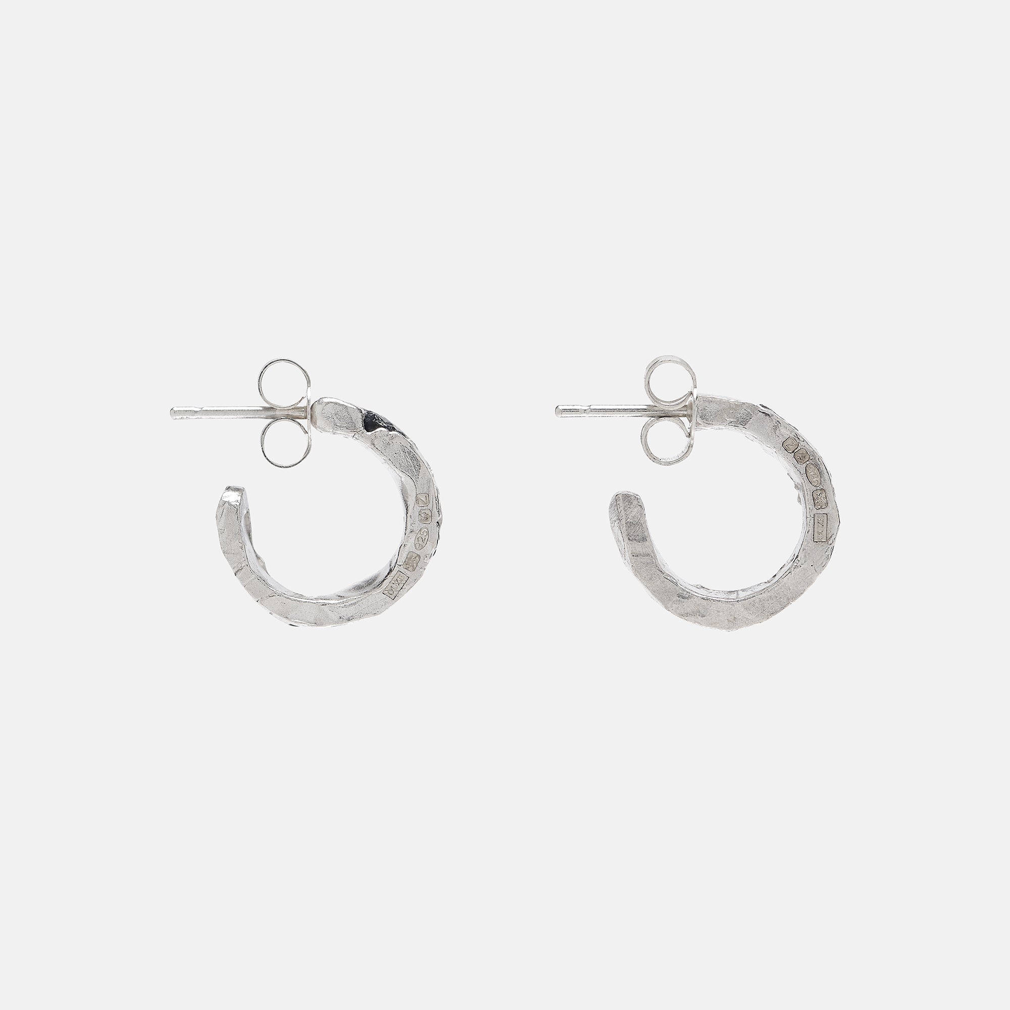Peti Raw Blue Sapphire Scatter Hoops