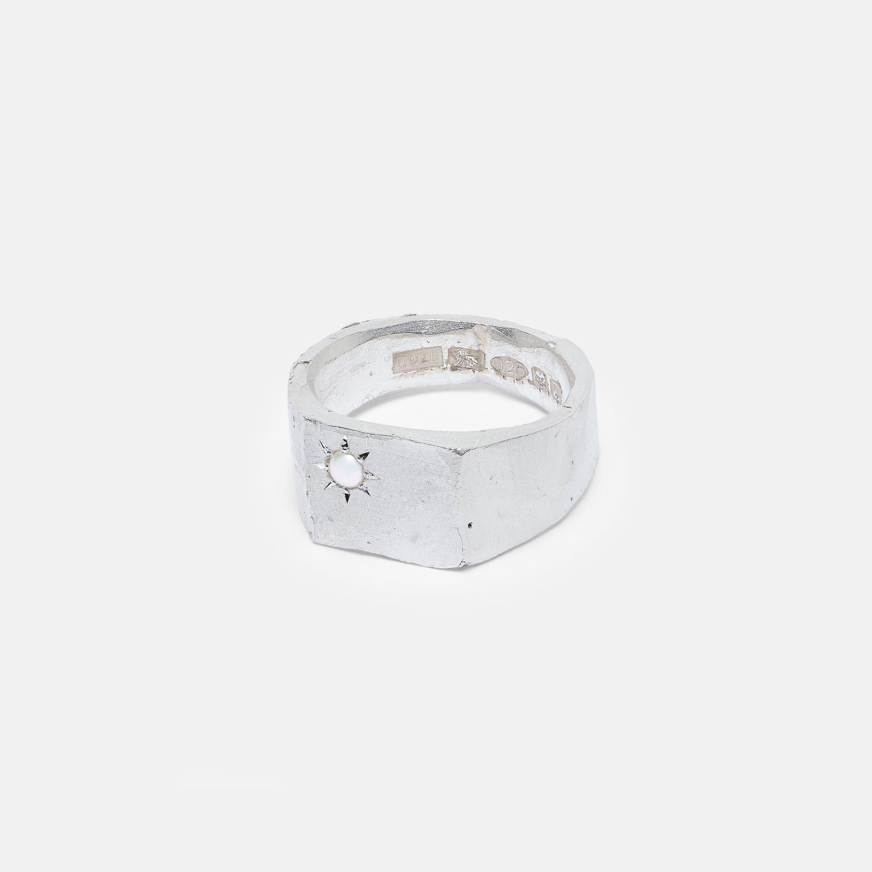 Pearl Signet