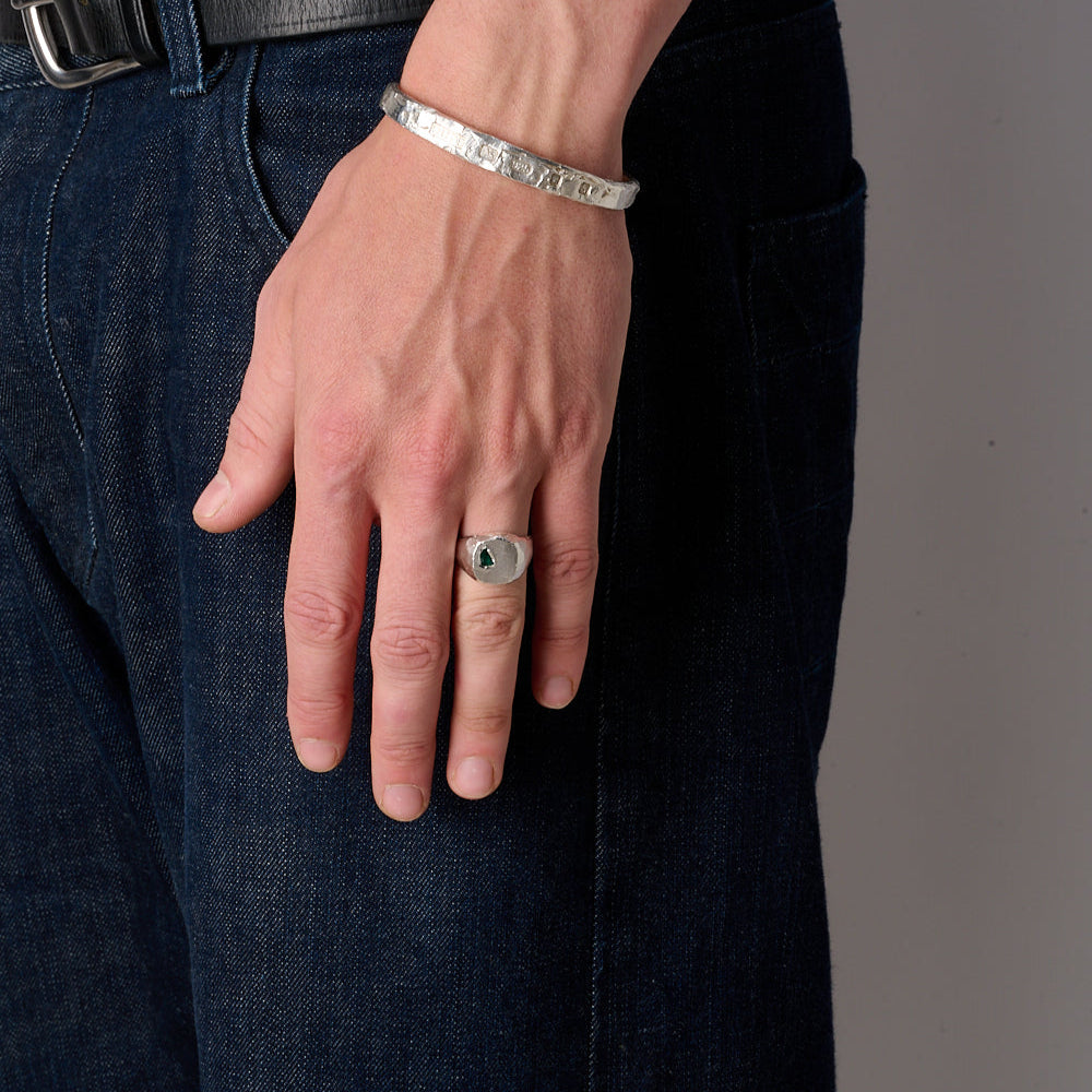 Una Round Emerald Signet