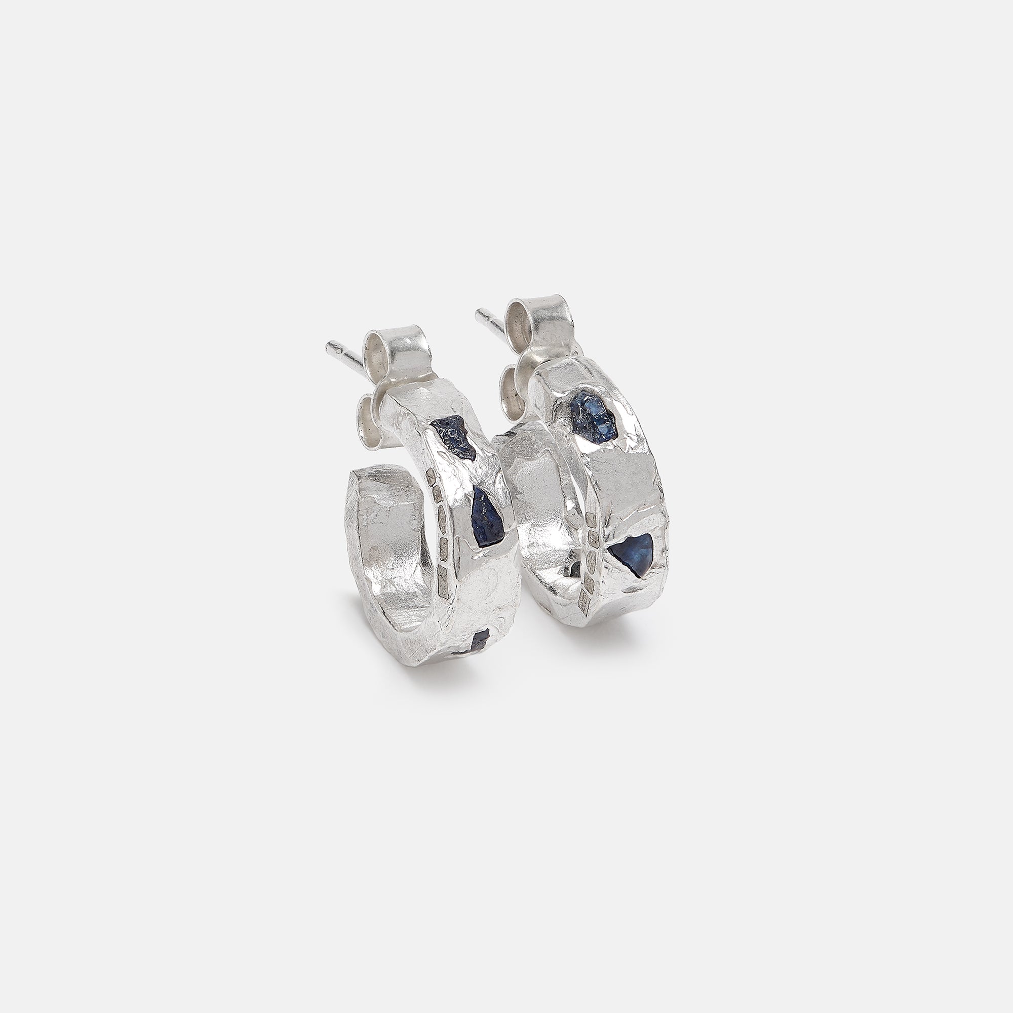 Peti Raw Blue Sapphire Scatter Hoops