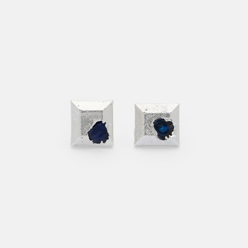 Peti Embedded Raw Blue Sapphire Square Stud