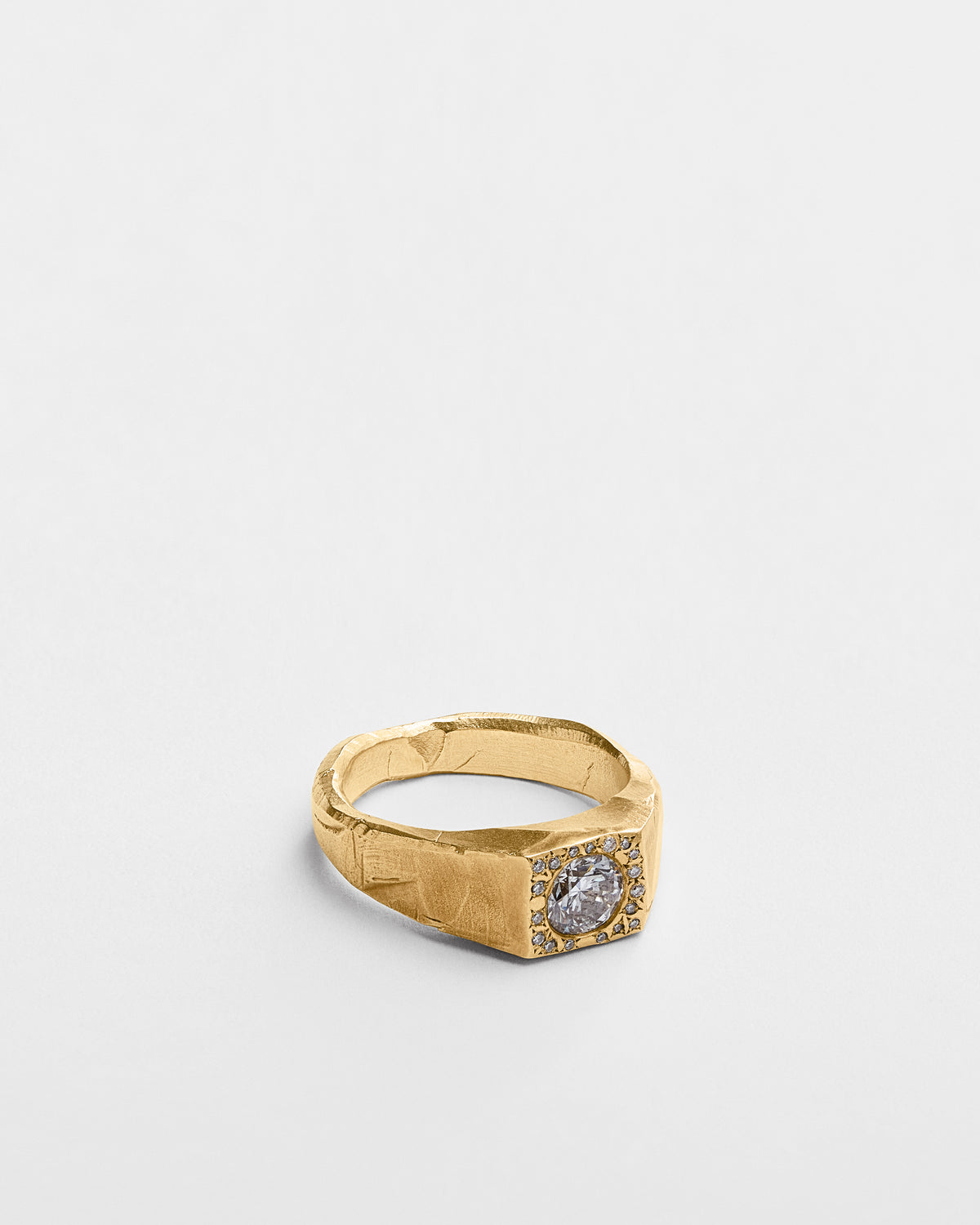 1ct Diamond Pave Kuckle Signet in 18k Gold