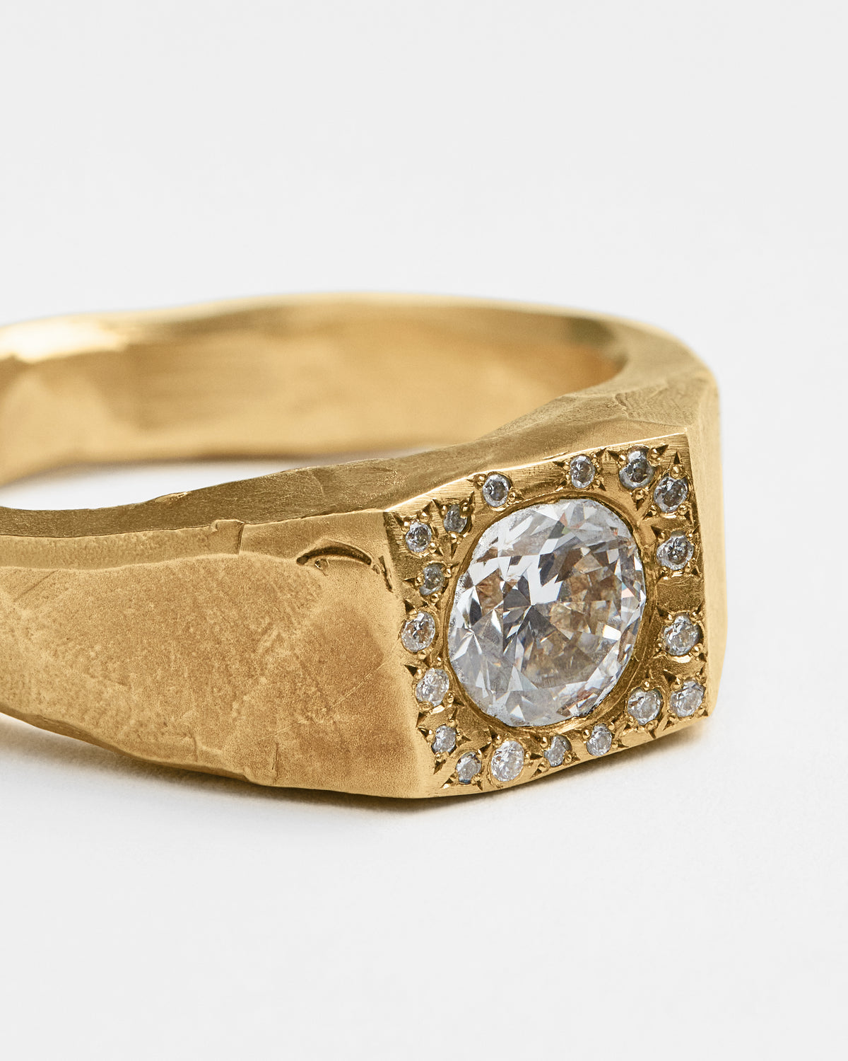1ct Diamond Pave Kuckle Signet in 18k Gold