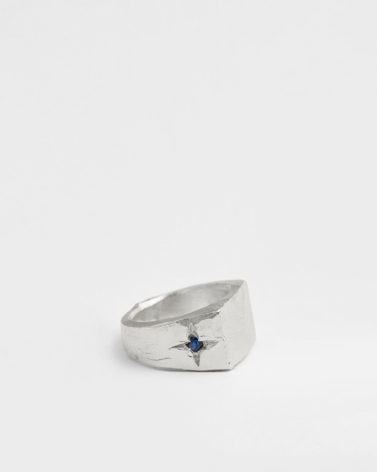Blue Sapphire Magnum Signet