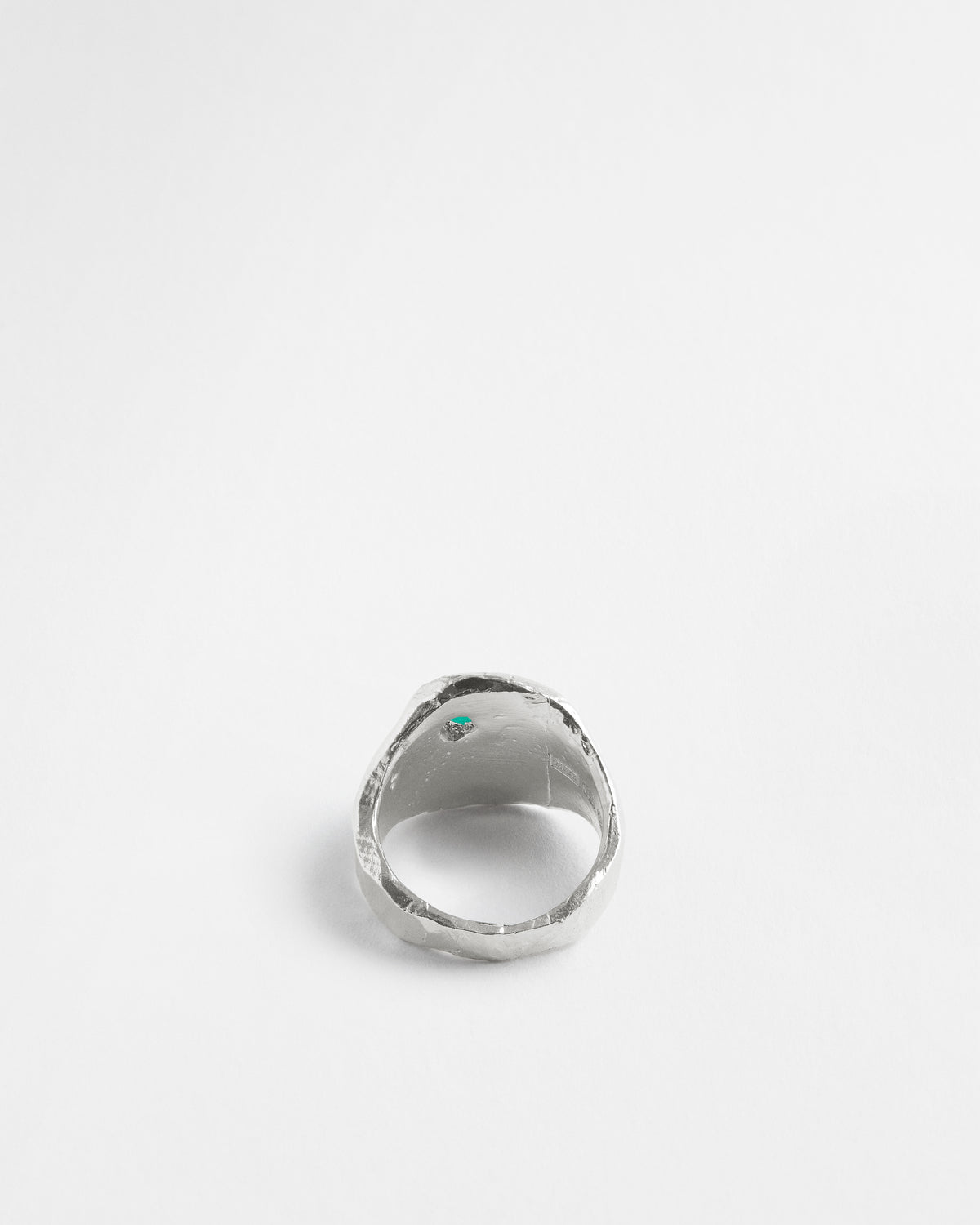 Raw Emerald Una Round Signet