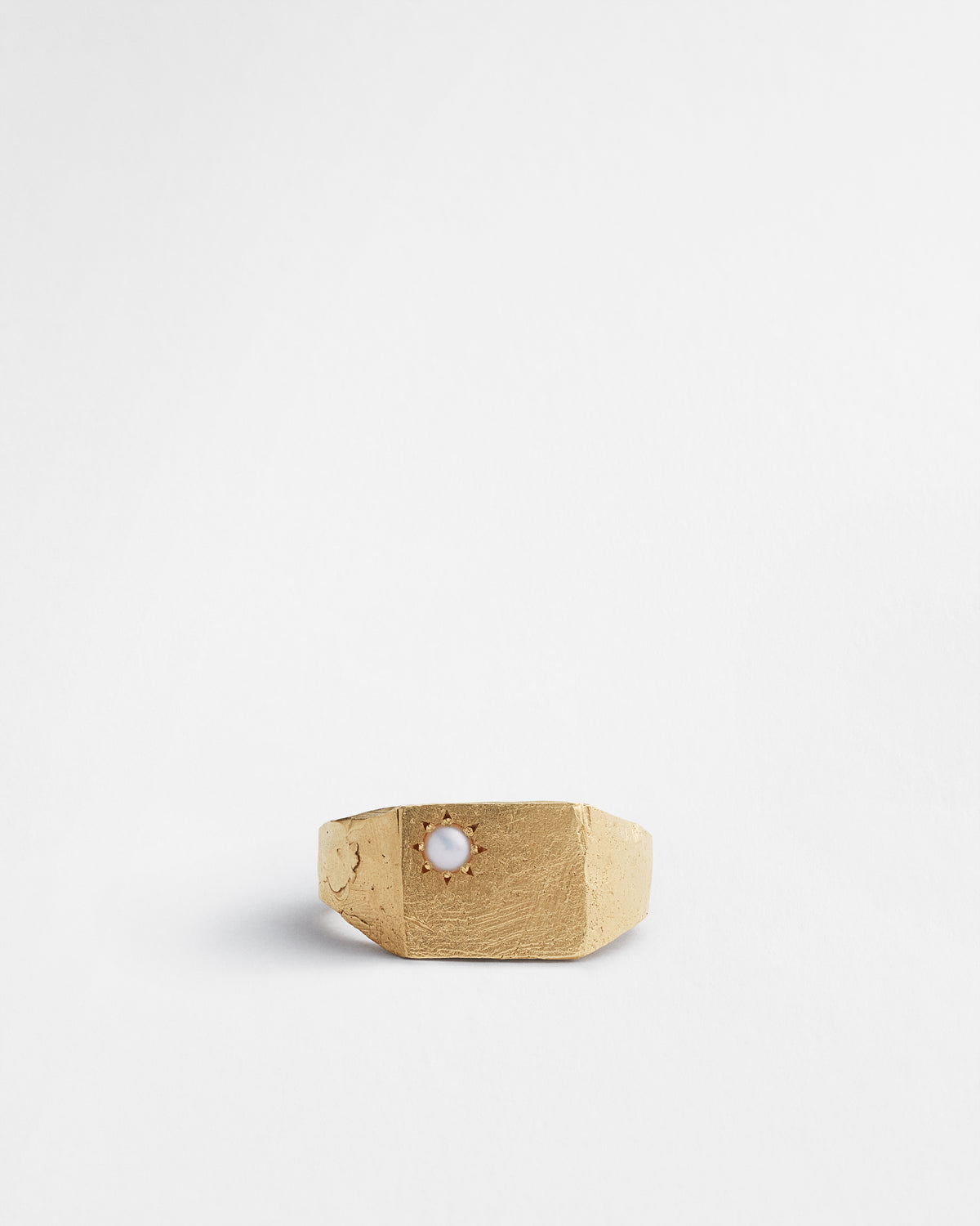 Gold Pearl Signet